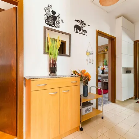 Apartment Three Bedroom With Terrace And Sea View