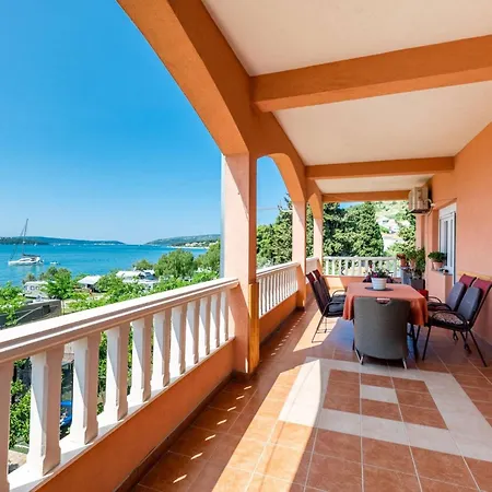 Three Bedroom With Terrace And Sea View * Trogir