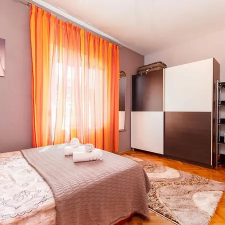Three Bedroom With Terrace And Sea View * Trogir