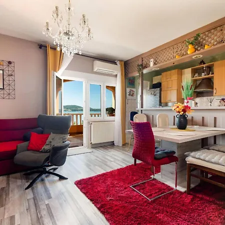 Three Bedroom With Terrace And Sea View